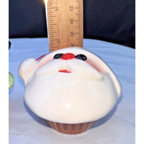 Appletree  Santa Claus Cupcake Ceramic Salt and Pepper Shaker Set Holiday Table - Picture 4 of 8